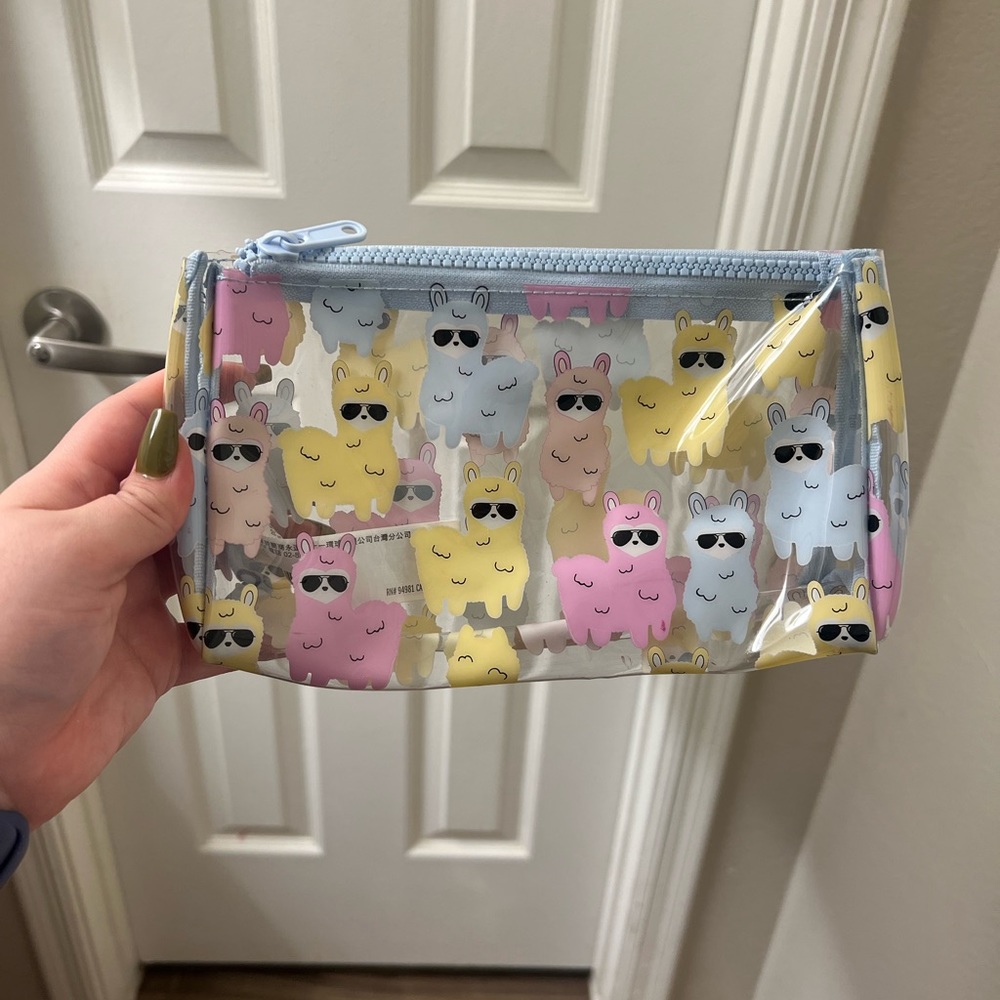 Alpaca patterned makeup bag/pencil case